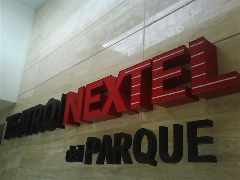 Anuncios luminosos publicitarios
